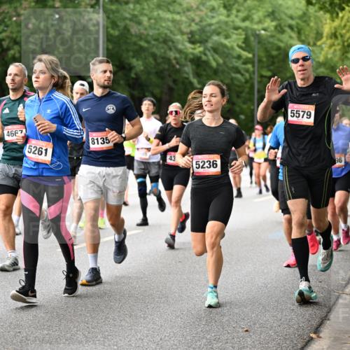 06.09.2026 - CURREX Alsterlauf Dr. Thomas Lammeyer http://msf.ph/oto/10115258 06.09.2026 09:10:08 Laufen 4135, 4667, 5261, 8135, 43, 5236, 5579, 96 meine-sportfotos.de