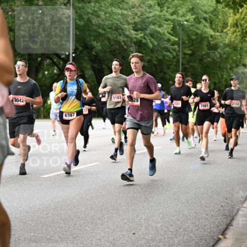 06.09.2026 - CURREX Alsterlauf Dr. Thomas Lammeyer http://msf.ph/oto/10115288 06.09.2026 09:10:13 Laufen 52, 8025, 3042, 72, 6397, 5103, 2529, 2581, 3152, 3991, 405 meine-sportfotos.de