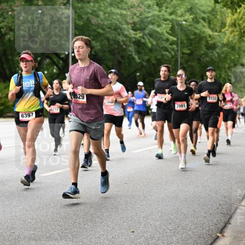 06.09.2026 - CURREX Alsterlauf Dr. Thomas Lammeyer http://msf.ph/oto/10115293 06.09.2026 09:10:14 Laufen 3042, 772, 6397, 2529, 3498, 258, 3152, 3991 meine-sportfotos.de