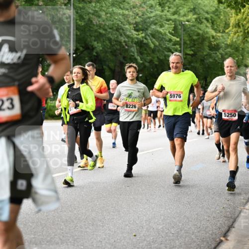06.09.2026 - CURREX Alsterlauf Dr. Thomas Lammeyer http://msf.ph/oto/10115351 06.09.2026 09:10:23 Laufen 5823, 8206, 8226, 5976, 5250 meine-sportfotos.de