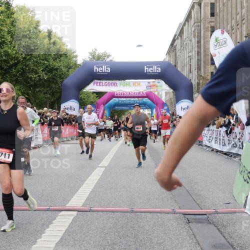 06.09.2026 - CURREX Alsterlauf Yannick Fuchs http://msf.ph/oto/10115376 06.09.2026 09:58:51 Ziel 2017, 2065, 2244, 2711, 3078, 3313, 3691, 4299, 4695, 4747, 5557, 5661, 5706, 5764, 5810, 5964, 6111, 6311 meine-sportfotos.de