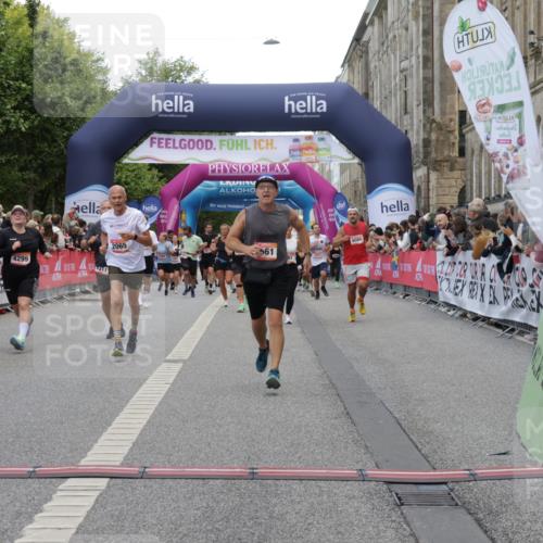 06.09.2026 - CURREX Alsterlauf Yannick Fuchs http://msf.ph/oto/10115422 06.09.2026 09:58:52 Ziel 2017, 2065, 2244, 2711, 3078, 3313, 3691, 4080, 4081, 4299, 5557, 5661, 5764, 5810, 5964, 6111, 6311 meine-sportfotos.de