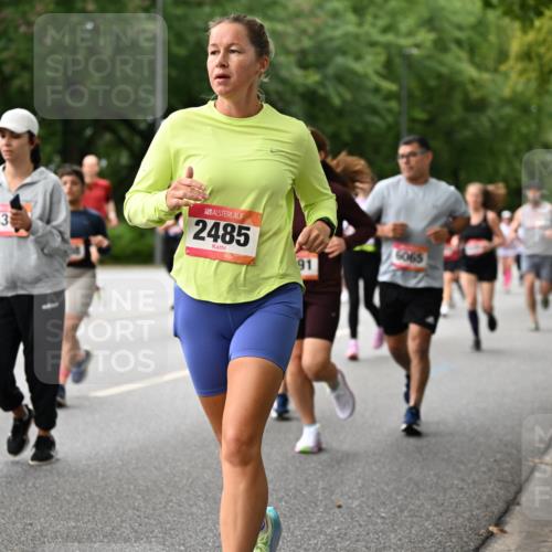06.09.2026 - CURREX Alsterlauf Dr. Thomas Lammeyer http://msf.ph/oto/10115590 06.09.2026 09:10:56 Laufen 733, 43, 2485, 6065 meine-sportfotos.de