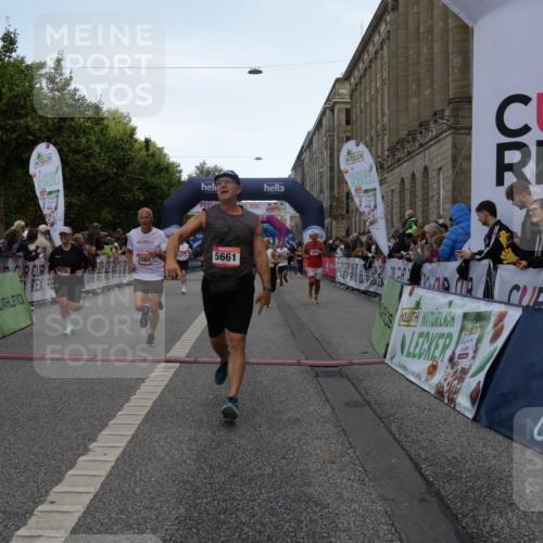 06.09.2026 - CURREX Alsterlauf Yannick Fuchs http://msf.ph/oto/10115595 06.09.2026 09:58:54 Ziel 2017, 2065, 2244, 2711, 3078, 3313, 3323, 3691, 4048, 4080, 4081, 4299, 4605, 4779, 5100, 5557, 5661, 6111, 6311 meine-sportfotos.de