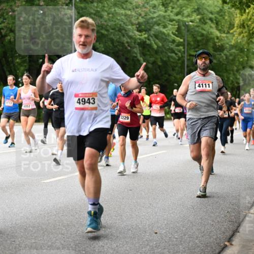 06.09.2026 - CURREX Alsterlauf Dr. Thomas Lammeyer http://msf.ph/oto/10115616 06.09.2026 09:11:00 Laufen 4112, 4052, 4943, 2229, 4111, 23, 4059, 3231, 3852 meine-sportfotos.de