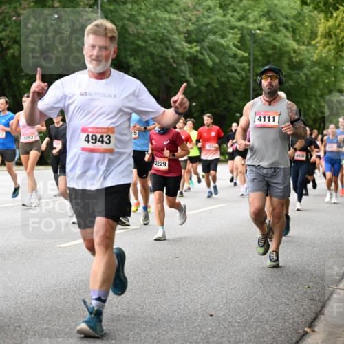 06.09.2026 - CURREX Alsterlauf Dr. Thomas Lammeyer http://msf.ph/oto/10115617 06.09.2026 09:11:00 Laufen 1112, 4052, 4943, 65, 2229, 320, 4111, 3852, 3231, 3636 meine-sportfotos.de