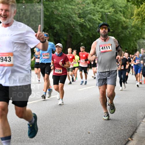 06.09.2026 - CURREX Alsterlauf Dr. Thomas Lammeyer http://msf.ph/oto/10115621 06.09.2026 09:11:00 Laufen 4112, 4943, 2149, 4765, 2229, 4111, 3231, 3852 meine-sportfotos.de