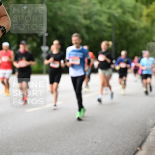 06.09.2026 - CURREX Alsterlauf Dr. Thomas Lammeyer http://msf.ph/oto/10115721 06.09.2026 09:11:16 Laufen 910 meine-sportfotos.de
