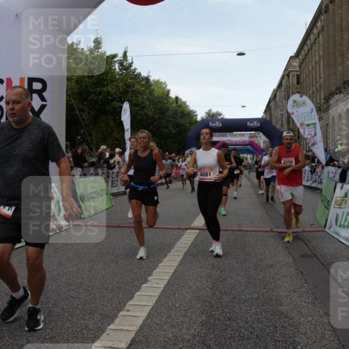 06.09.2026 - CURREX Alsterlauf Yannick Fuchs http://msf.ph/oto/10115824 06.09.2026 09:58:57 Ziel 2060, 2065, 2649, 2711, 2981, 3049, 3203, 3313, 3323, 3765, 4048, 4080, 4081, 4299, 4605, 4779, 5099, 5100, 5557, 5661, 6064, 6065, 6311, 8051, 8265 meine-sportfotos.de