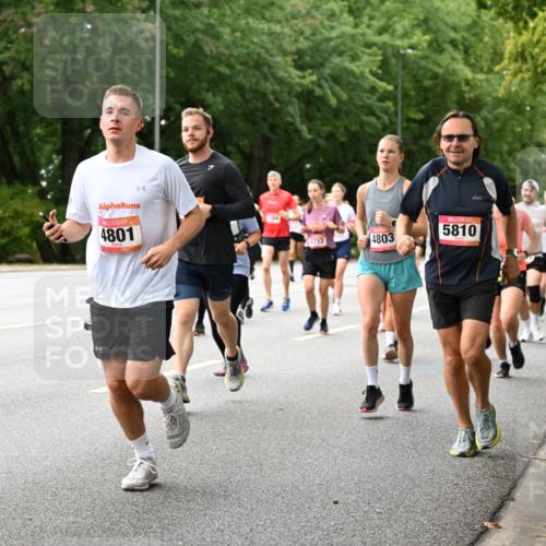 06.09.2026 - CURREX Alsterlauf Dr. Thomas Lammeyer http://msf.ph/oto/10115890 06.09.2026 09:11:46 Laufen 20, 8231, 4801, 4712, 4803, 5810 meine-sportfotos.de