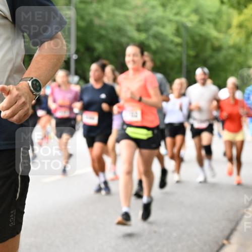 06.09.2026 - CURREX Alsterlauf Dr. Thomas Lammeyer http://msf.ph/oto/10115904 06.09.2026 09:11:48 Laufen 10 meine-sportfotos.de