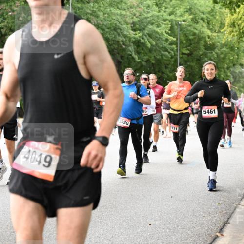 06.09.2026 - CURREX Alsterlauf Dr. Thomas Lammeyer http://msf.ph/oto/10115984 06.09.2026 09:12:01 Laufen 4049, 2830, 76, 95, 111, 5461, 3219 meine-sportfotos.de