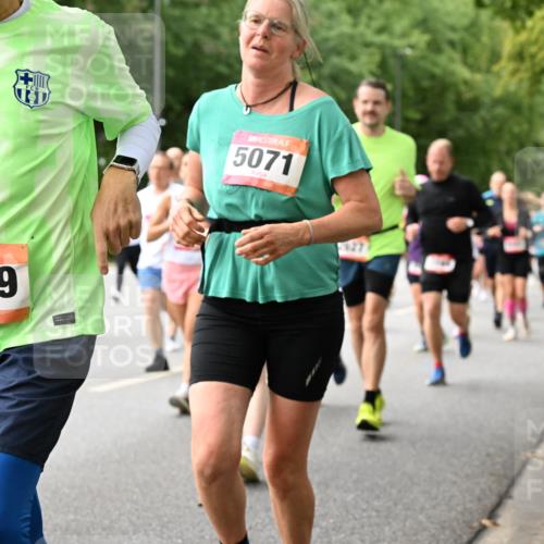 06.09.2026 - CURREX Alsterlauf Dr. Thomas Lammeyer http://msf.ph/oto/10116038 06.09.2026 09:12:08 Laufen 5071, 8219 meine-sportfotos.de