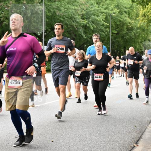 06.09.2026 - CURREX Alsterlauf Dr. Thomas Lammeyer http://msf.ph/oto/10116100 06.09.2026 09:12:17 Laufen 56, 3532, 240, 4266, 4095, 4746, 2152, 3216, 8319 meine-sportfotos.de