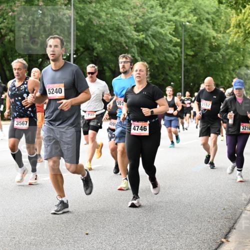 06.09.2026 - CURREX Alsterlauf Dr. Thomas Lammeyer http://msf.ph/oto/10116104 06.09.2026 09:12:17 Laufen 3567, 5240, 501, 2740, 4095, 4746, 2152, 3216, 8319 meine-sportfotos.de