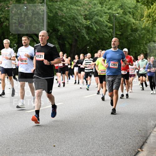 06.09.2026 - CURREX Alsterlauf Dr. Thomas Lammeyer http://msf.ph/oto/10116161 06.09.2026 09:12:25 Laufen 31, 6118, 5310, 4121, 2251, 3801, 42509, 3844, 5192, 4088 meine-sportfotos.de