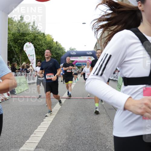 06.09.2026 - CURREX Alsterlauf Yannick Fuchs http://msf.ph/oto/10116201 06.09.2026 09:59:03 Ziel 2060, 2618, 2627, 2649, 2981, 3049, 3203, 3323, 3425, 3499, 3517, 3546, 3552, 3765, 3871, 4048, 4080, 4081, 4293, 4605, 4779, 4814, 4953, 5099, 5100, 5801, 6064, 6065, 6082, 6083, 6311, 8051, 8206, 8265, 8320 meine-sportfotos.de
