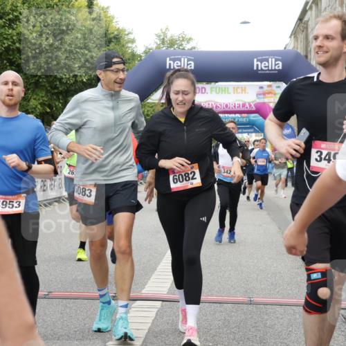 06.09.2026 - CURREX Alsterlauf Yannick Fuchs http://msf.ph/oto/10116389 06.09.2026 09:59:06 Ziel 2060, 2068, 2618, 2627, 2649, 2981, 3049, 3203, 3323, 3425, 3499, 3517, 3546, 3552, 3765, 3871, 4293, 4605, 4814, 4856, 4953, 4990, 5099, 5100, 5459, 5599, 5801, 6064, 6065, 6082, 6083, 8051, 8206, 8265, 8320 meine-sportfotos.de