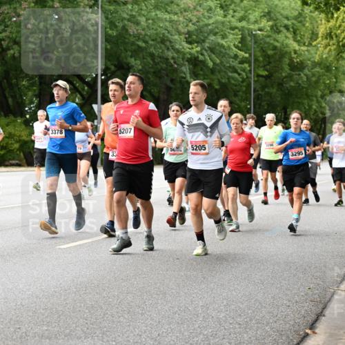 06.09.2026 - CURREX Alsterlauf Dr. Thomas Lammeyer http://msf.ph/oto/10116401 06.09.2026 09:12:57 Laufen 3968, 445, 3378, 19, 33, 5207, 50, 5205, 3096, 3295, 5005 meine-sportfotos.de
