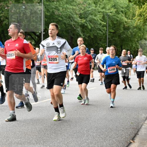 06.09.2026 - CURREX Alsterlauf Dr. Thomas Lammeyer http://msf.ph/oto/10116409 06.09.2026 09:12:58 Laufen 3378, 2266, 5207, 2941, 5205, 3454, 326, 3295, 5005 meine-sportfotos.de
