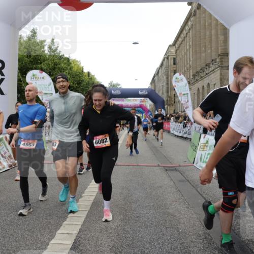 06.09.2026 - CURREX Alsterlauf Yannick Fuchs http://msf.ph/oto/10116435 06.09.2026 09:59:07 Ziel 2060, 2068, 2618, 2627, 2649, 2981, 3049, 3203, 3375, 3425, 3499, 3517, 3546, 3552, 3765, 3871, 4293, 4531, 4814, 4856, 4953, 4990, 5099, 5459, 5599, 5801, 5891, 6064, 6065, 6082, 6083, 6337, 8051, 8206, 8265, 8320 meine-sportfotos.de