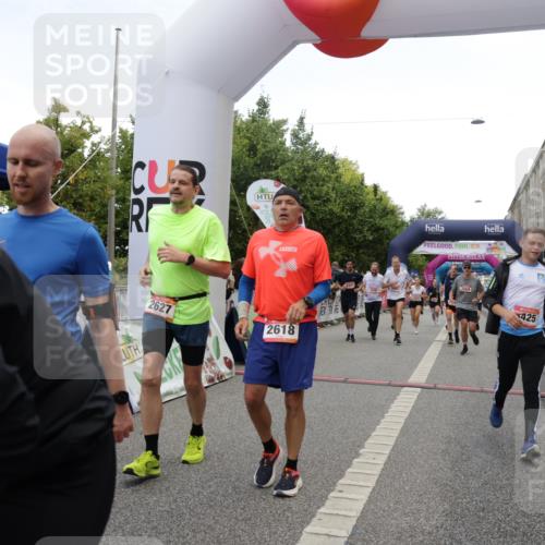 06.09.2026 - CURREX Alsterlauf Yannick Fuchs http://msf.ph/oto/10116506 06.09.2026 09:59:09 Ziel 2060, 2068, 2618, 2627, 2981, 3375, 3425, 3499, 3517, 3546, 3552, 3825, 3871, 4293, 4531, 4814, 4856, 4953, 4990, 5283, 5459, 5599, 5801, 5891, 6082, 6083, 6144, 6337, 8206, 8320 meine-sportfotos.de