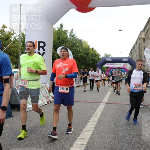 06.09.2026 - CURREX Alsterlauf Yannick Fuchs http://msf.ph/oto/10116521 06.09.2026 09:59:09 Ziel 2060, 2068, 2618, 2627, 2981, 3375, 3425, 3499, 3517, 3546, 3552, 3825, 3871, 4293, 4531, 4814, 4856, 4953, 4990, 5283, 5459, 5599, 5801, 5891, 6082, 6083, 6144, 6337, 8206, 8320 meine-sportfotos.de