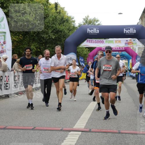 06.09.2026 - CURREX Alsterlauf Yannick Fuchs http://msf.ph/oto/10116540 06.09.2026 09:59:10 Ziel 2068, 2618, 2627, 2913, 3375, 3425, 3499, 3517, 3546, 3552, 3825, 3871, 4293, 4531, 4814, 4856, 4953, 4990, 5283, 5459, 5599, 5801, 5891, 6082, 6083, 6144, 6337, 8206, 8320 meine-sportfotos.de