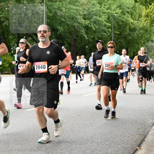 06.09.2026 - CURREX Alsterlauf Dr. Thomas Lammeyer http://msf.ph/oto/10116548 06.09.2026 09:13:15 Laufen 35, 140, 454, 2940, 1704, 3496, 38, 22, 23 meine-sportfotos.de