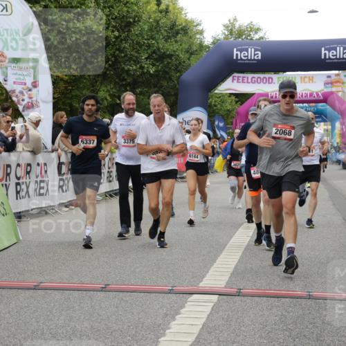06.09.2026 - CURREX Alsterlauf Yannick Fuchs http://msf.ph/oto/10116560 06.09.2026 09:59:10 Ziel 2068, 2618, 2627, 2913, 3375, 3425, 3499, 3517, 3546, 3552, 3825, 3871, 4293, 4531, 4814, 4856, 4953, 4990, 5283, 5459, 5599, 5801, 5891, 6082, 6083, 6144, 6337, 8206, 8320 meine-sportfotos.de