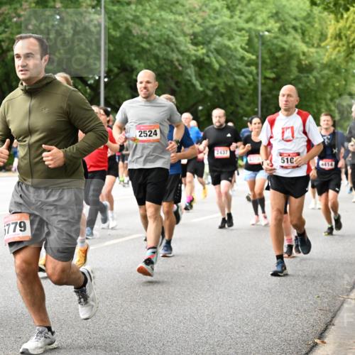 06.09.2026 - CURREX Alsterlauf Dr. Thomas Lammeyer http://msf.ph/oto/10116647 06.09.2026 09:13:29 Laufen 779, 575, 2524, 2437, 5543, 2314, 510, 4414 meine-sportfotos.de