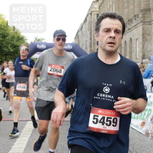 06.09.2026 - CURREX Alsterlauf Yannick Fuchs http://msf.ph/oto/10116711 06.09.2026 09:59:12 Ziel 2068, 2220, 2618, 2627, 2913, 3375, 3425, 3499, 3825, 3871, 3892, 4293, 4531, 4814, 4856, 4953, 4990, 5249, 5283, 5459, 5599, 5801, 5891, 6082, 6083, 6144, 6337 meine-sportfotos.de