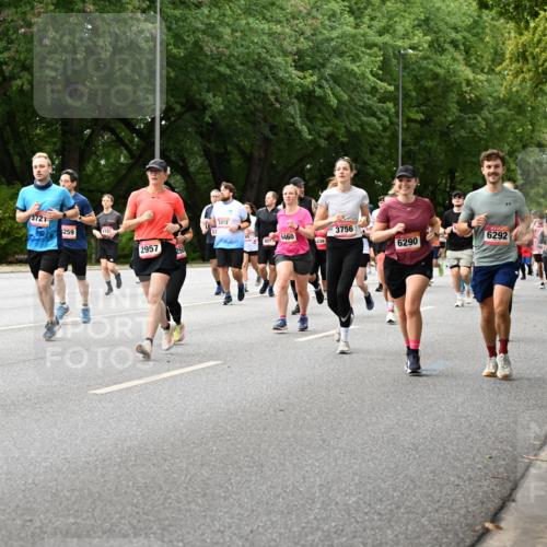 06.09.2026 - CURREX Alsterlauf Dr. Thomas Lammeyer http://msf.ph/oto/10116730 06.09.2026 09:13:41 Laufen 3721, 259, 2957, 250, 57, 3412, 3756, 6460, 407, 238, 6290, 6292, 37, 4229, 5284 meine-sportfotos.de