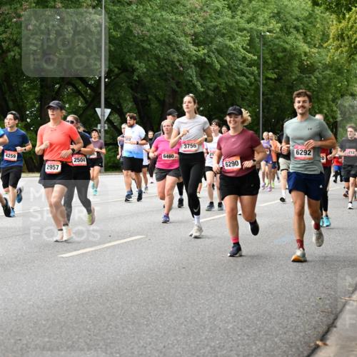 06.09.2026 - CURREX Alsterlauf Dr. Thomas Lammeyer http://msf.ph/oto/10116734 06.09.2026 09:13:42 Laufen 372, 4259, 2957, 2504, 3412, 6460, 3756, 6292, 712, 20, 6290, 4733, 4229 meine-sportfotos.de