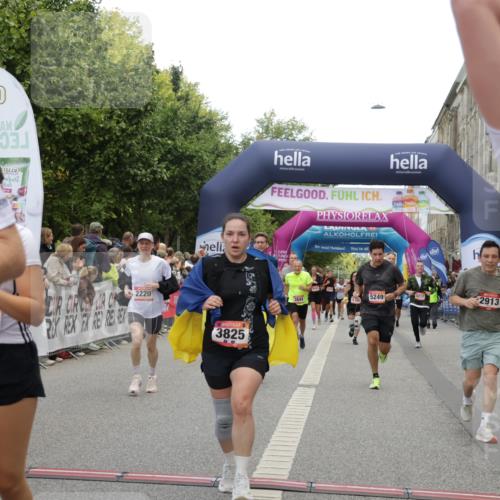 06.09.2026 - CURREX Alsterlauf Yannick Fuchs http://msf.ph/oto/10116807 06.09.2026 09:59:14 Ziel 2068, 2220, 2367, 2618, 2627, 2913, 3375, 3425, 3825, 3844, 3871, 3892, 4217, 4531, 4748, 4856, 4990, 5249, 5283, 5459, 5599, 5801, 5891, 6083, 6144, 6337 meine-sportfotos.de