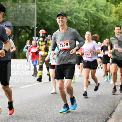 06.09.2026 - CURREX Alsterlauf Dr. Thomas Lammeyer http://msf.ph/oto/10116812 06.09.2026 09:13:51 Laufen 5284, 4229, 6264, 3960 meine-sportfotos.de