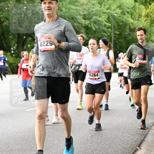 06.09.2026 - CURREX Alsterlauf Dr. Thomas Lammeyer http://msf.ph/oto/10116818 06.09.2026 09:13:52 Laufen 612, 4229, 5392, 6264, 396 meine-sportfotos.de