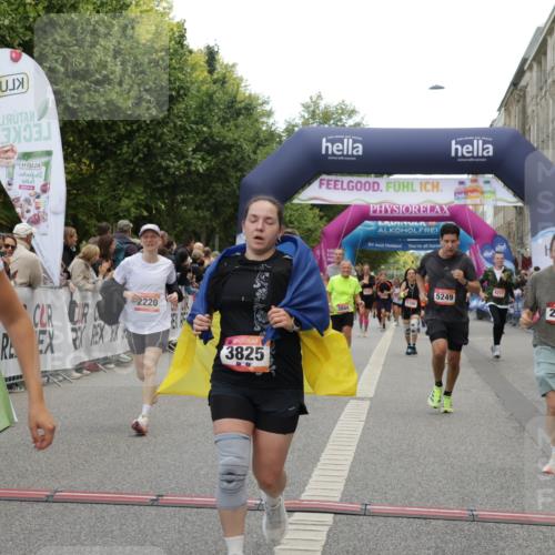 06.09.2026 - CURREX Alsterlauf Yannick Fuchs http://msf.ph/oto/10116845 06.09.2026 09:59:14 Ziel 2068, 2220, 2367, 2618, 2627, 2913, 3375, 3425, 3825, 3844, 3871, 3892, 4217, 4531, 4748, 4856, 4990, 5249, 5283, 5459, 5599, 5801, 5891, 6083, 6144, 6337 meine-sportfotos.de