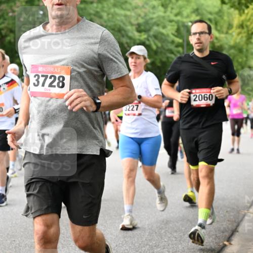 06.09.2026 - CURREX Alsterlauf Dr. Thomas Lammeyer http://msf.ph/oto/10116859 06.09.2026 09:13:57 Laufen 411, 5190, 3728, 3227, 2060 meine-sportfotos.de