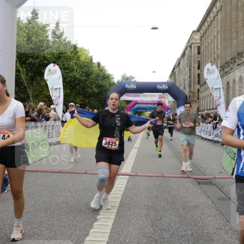 06.09.2026 - CURREX Alsterlauf Yannick Fuchs http://msf.ph/oto/10116870 06.09.2026 09:59:15 Ziel 2068, 2220, 2367, 2627, 2913, 3375, 3425, 3825, 3844, 3892, 4217, 4531, 4748, 4791, 4856, 4990, 5160, 5249, 5283, 5459, 5599, 5723, 5735, 5891, 6144, 6337 meine-sportfotos.de
