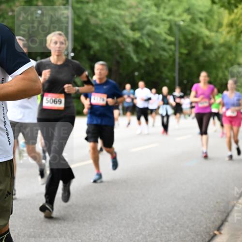 06.09.2026 - CURREX Alsterlauf Dr. Thomas Lammeyer http://msf.ph/oto/10116878 06.09.2026 09:13:59 Laufen 8268, 5069 meine-sportfotos.de