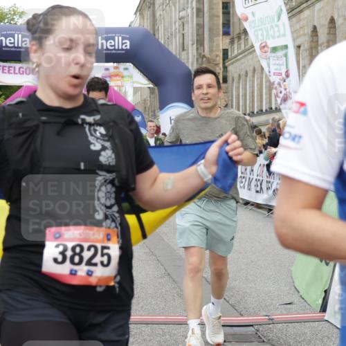 06.09.2026 - CURREX Alsterlauf Yannick Fuchs http://msf.ph/oto/10116885 06.09.2026 09:59:15 Ziel 2068, 2220, 2367, 2627, 2913, 3375, 3425, 3825, 3844, 3892, 4217, 4531, 4748, 4791, 4856, 4990, 5160, 5249, 5283, 5459, 5599, 5723, 5735, 5891, 6144, 6337 meine-sportfotos.de