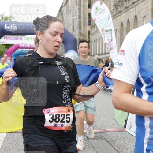 06.09.2026 - CURREX Alsterlauf Yannick Fuchs http://msf.ph/oto/10116888 06.09.2026 09:59:15 Ziel 2068, 2220, 2367, 2627, 2913, 3375, 3425, 3825, 3844, 3892, 4217, 4531, 4748, 4791, 4856, 4990, 5160, 5249, 5283, 5459, 5599, 5723, 5735, 5891, 6144, 6337 meine-sportfotos.de