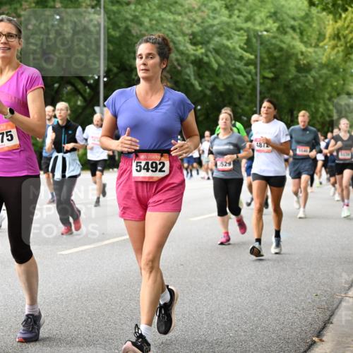 06.09.2026 - CURREX Alsterlauf Dr. Thomas Lammeyer http://msf.ph/oto/10116915 06.09.2026 09:14:04 Laufen 5475, 5492, 4872, 5540, 5536, 3529 meine-sportfotos.de