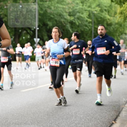 06.09.2026 - CURREX Alsterlauf Dr. Thomas Lammeyer http://msf.ph/oto/10116954 06.09.2026 09:14:09 Laufen 5539, 2195, 1567, 5519 meine-sportfotos.de