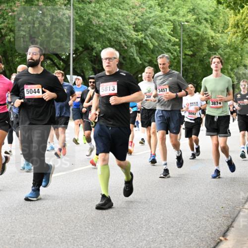 06.09.2026 - CURREX Alsterlauf Dr. Thomas Lammeyer http://msf.ph/oto/10116982 06.09.2026 09:14:12 Laufen 2386, 5044, 5813, 300, 3457, 2, 5092, 3874, 57 meine-sportfotos.de