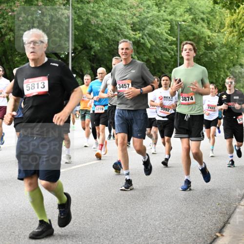 06.09.2026 - CURREX Alsterlauf Dr. Thomas Lammeyer http://msf.ph/oto/10116988 06.09.2026 09:14:13 Laufen 5813, 2670, 61, 6219, 3457, 3874, 2433, 5092, 579 meine-sportfotos.de