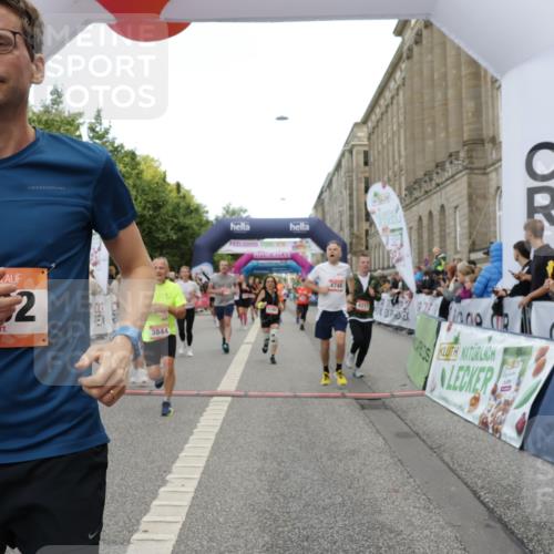 06.09.2026 - CURREX Alsterlauf Yannick Fuchs http://msf.ph/oto/10117018 06.09.2026 09:59:18 Ziel 2068, 2220, 2367, 2913, 3375, 3600, 3825, 3844, 3892, 4139, 4158, 4217, 4531, 4748, 4791, 4856, 5160, 5249, 5283, 5459, 5599, 5723, 5735, 5891, 6059, 6144, 6312, 6337, 6443 meine-sportfotos.de