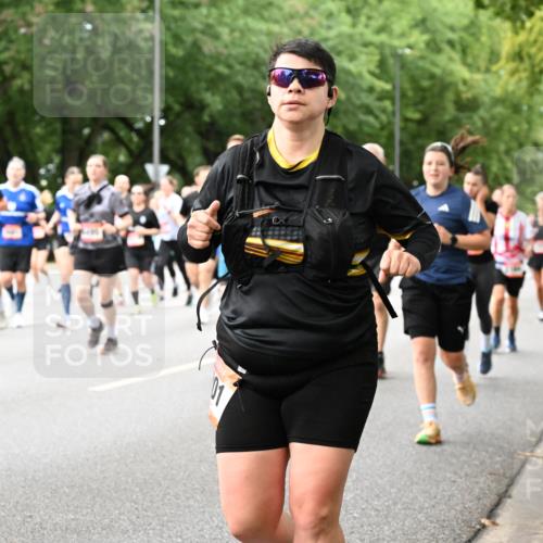 06.09.2026 - CURREX Alsterlauf Dr. Thomas Lammeyer http://msf.ph/oto/10117033 06.09.2026 09:14:18 Laufen 2501, 01 meine-sportfotos.de