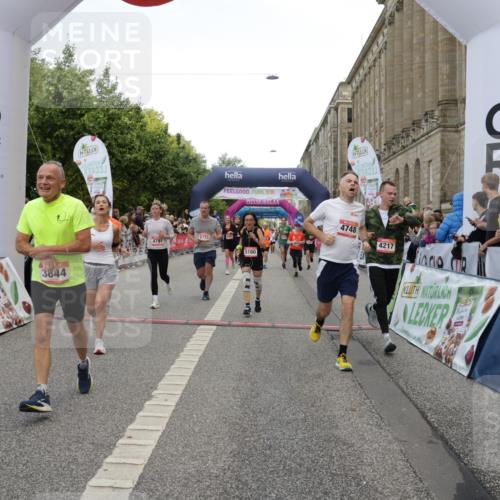 06.09.2026 - CURREX Alsterlauf Yannick Fuchs http://msf.ph/oto/10117067 06.09.2026 09:59:19 Ziel 2220, 2367, 2913, 3375, 3600, 3657, 3825, 3844, 3892, 4139, 4158, 4217, 4531, 4748, 4791, 5160, 5249, 5283, 5723, 5735, 5891, 6059, 6144, 6312, 6337, 6443, 6447 meine-sportfotos.de